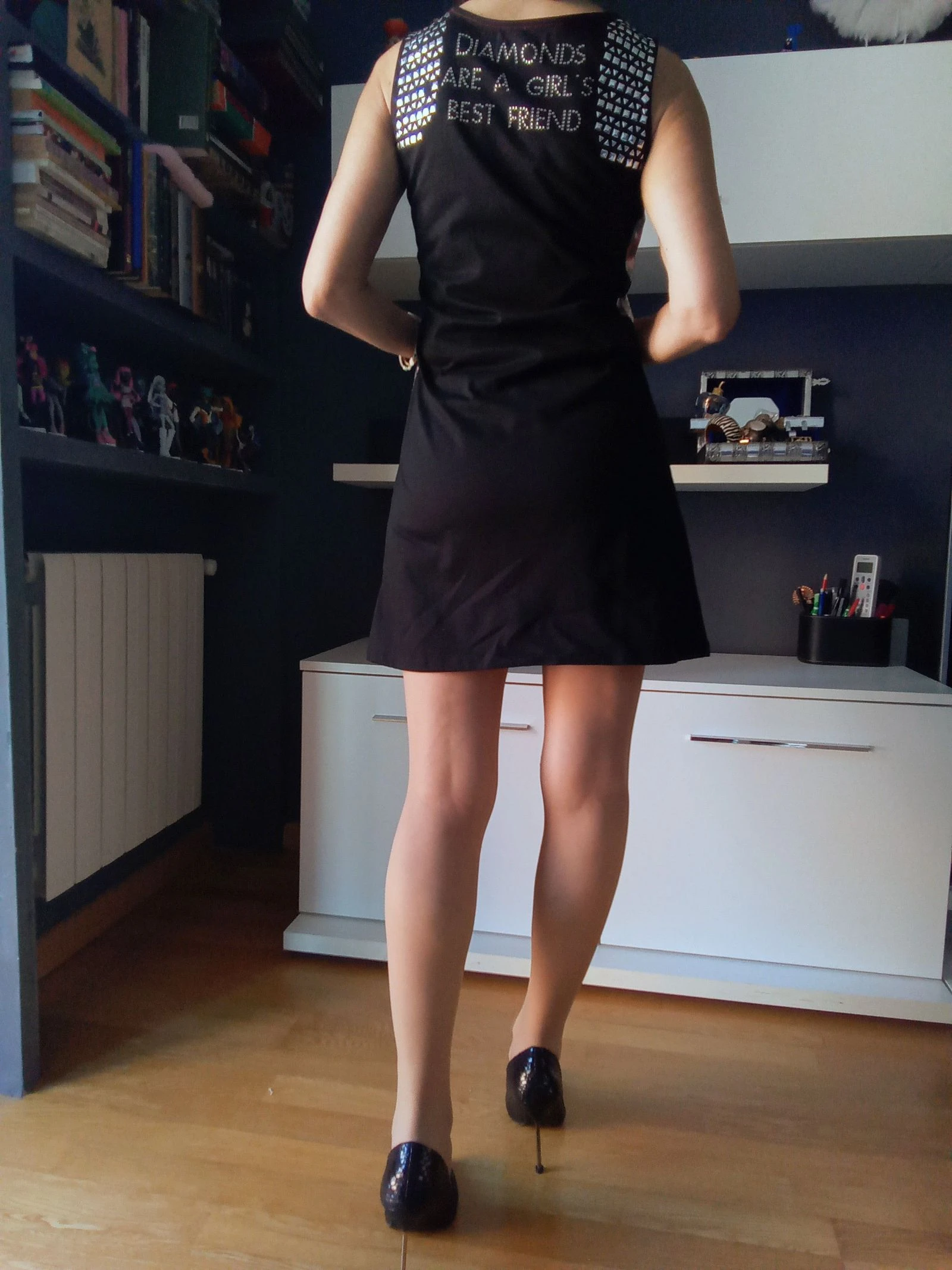 Meerkleurige jurk met pailletten en studs – photo 10